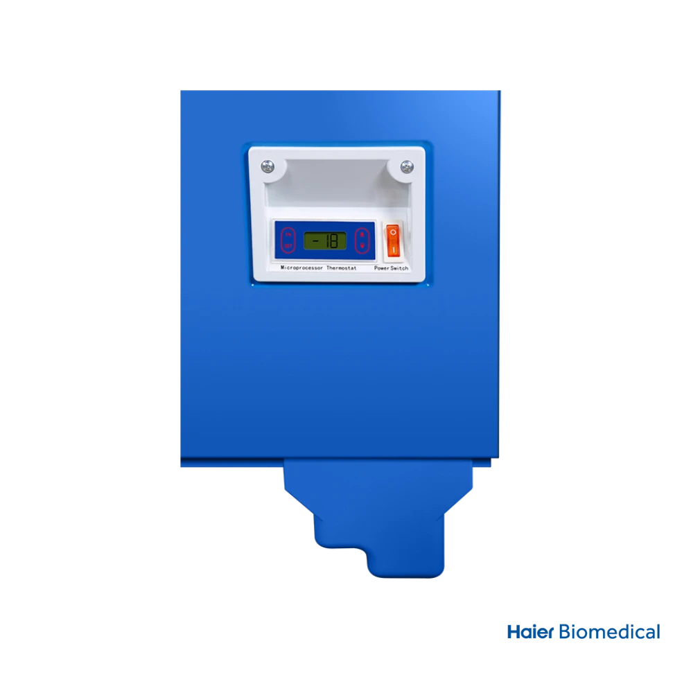 Freezer HBD-116 Haier Biomedical 121 L hasta -25 °C 3 Freezer HBD-116 Haier Biomedical de 121 L con temperatura de hasta -25 °C y pantalla digital.